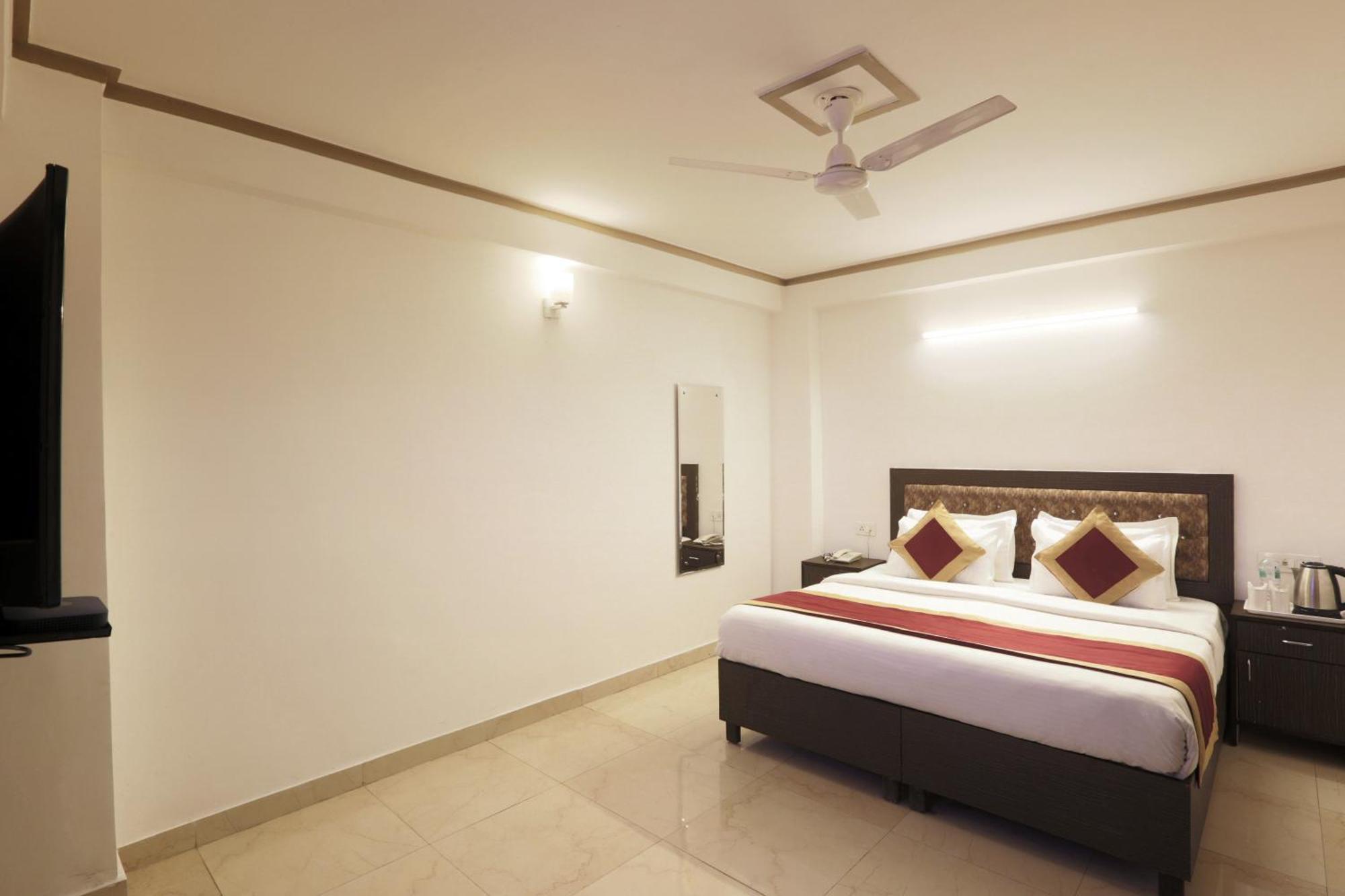 Hotel The Ocean Near Igi Airport Neu-Delhi Exterior foto